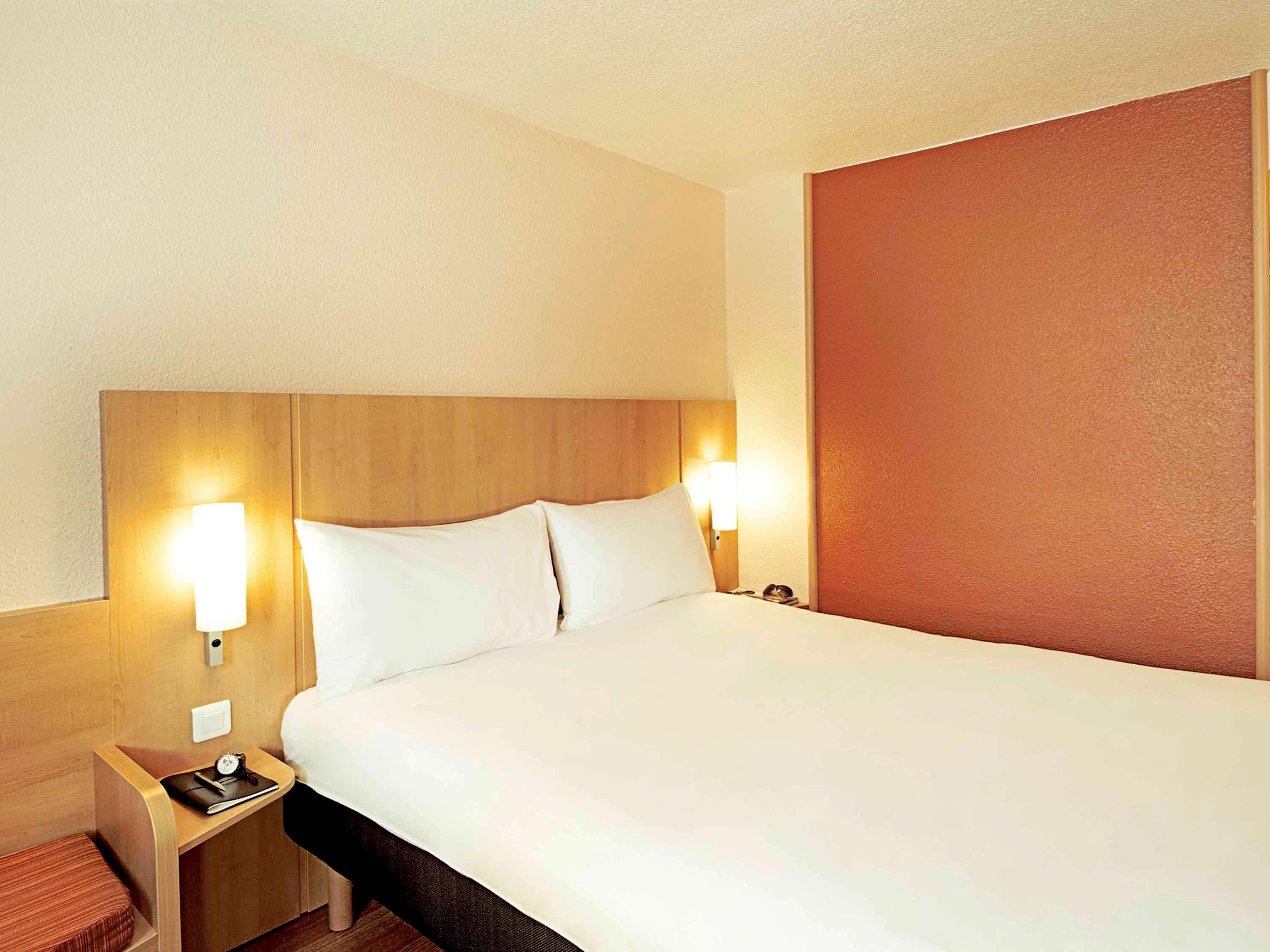 Ibis Nantes Centre Tour Bretagne Hotel Exterior foto