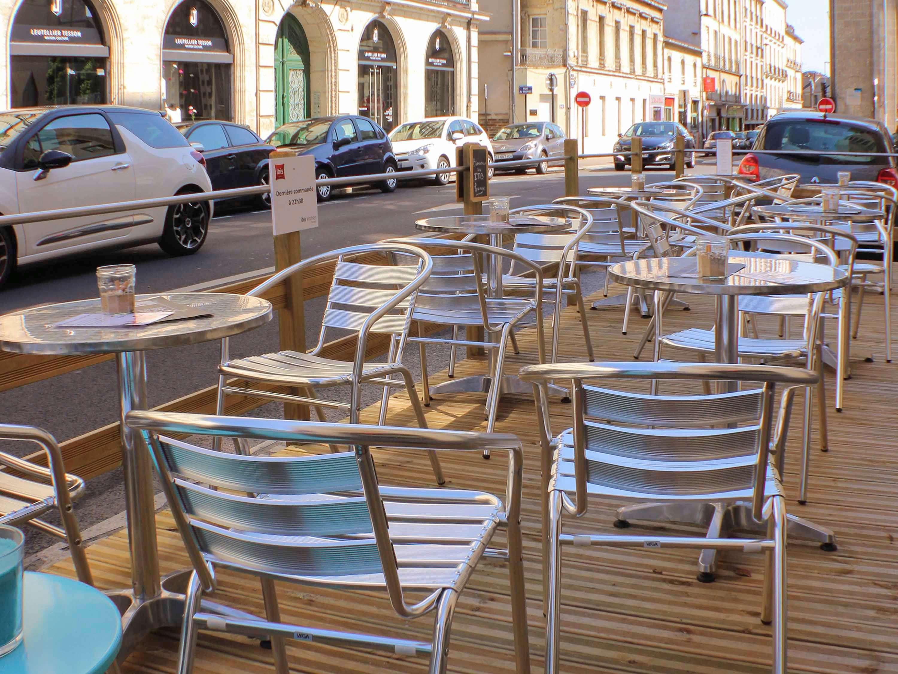 Ibis Nantes Centre Tour Bretagne Hotel Exterior foto