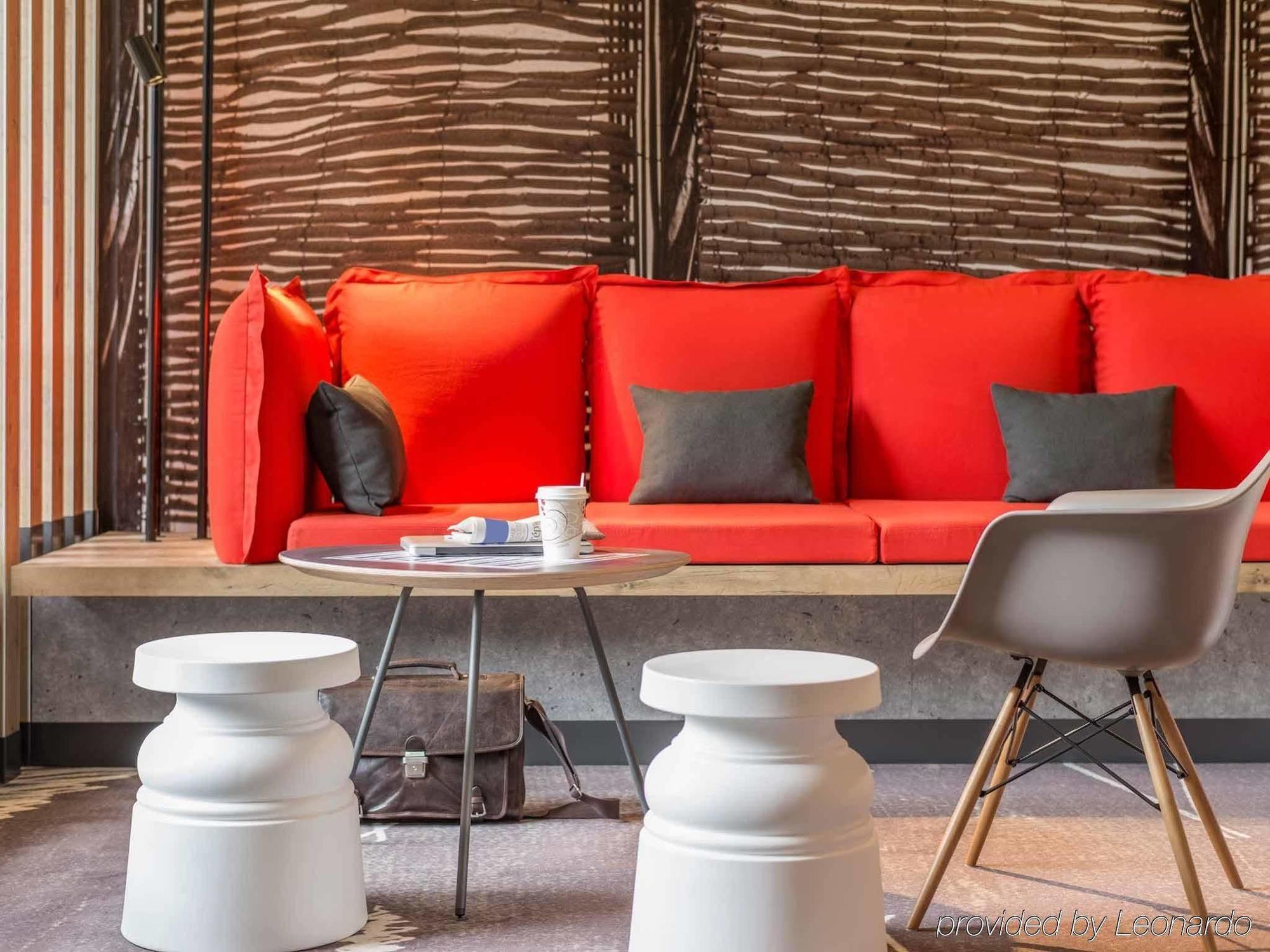 Ibis Nantes Centre Tour Bretagne Hotel Exterior foto
